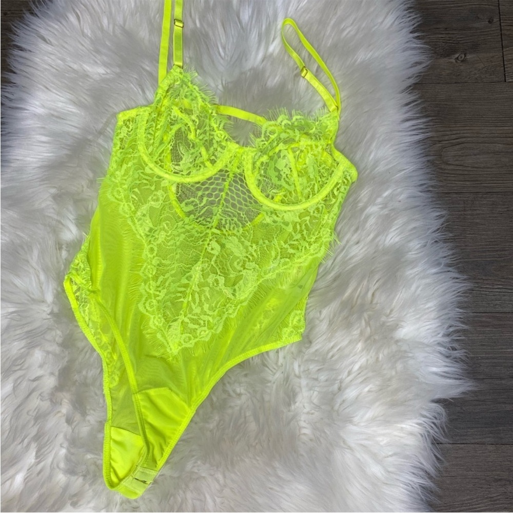 Tic Toc Lace Bodysuit